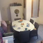Petit Cocon Lillois:cheminee & Jardin Lille