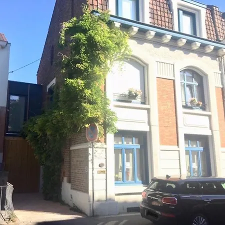 Проживание в семье Petit Cocon Lillois:cheminee & Jardin Лилль