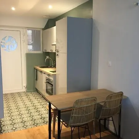 Petit Cocon Lillois:cheminee & Jardin Проживание в семье Лилль